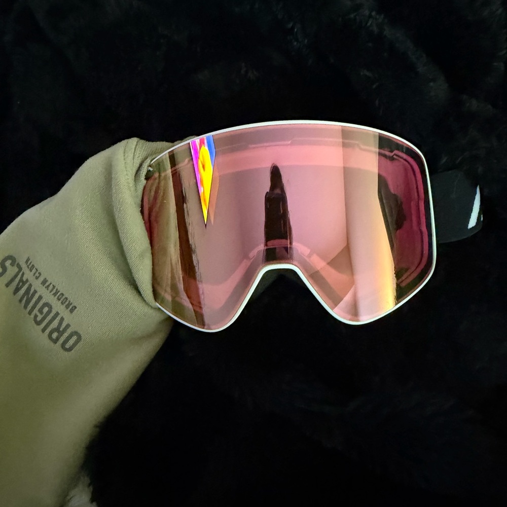 Stylish Pink Ski Goggles